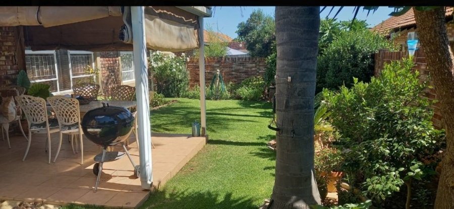 2 Bedroom Property for Sale in Langenhovenpark Free State